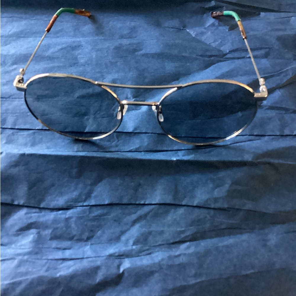 Gucci Silver Round Sunglasses Italy Authentic with Black Case - Picture 3 of 5